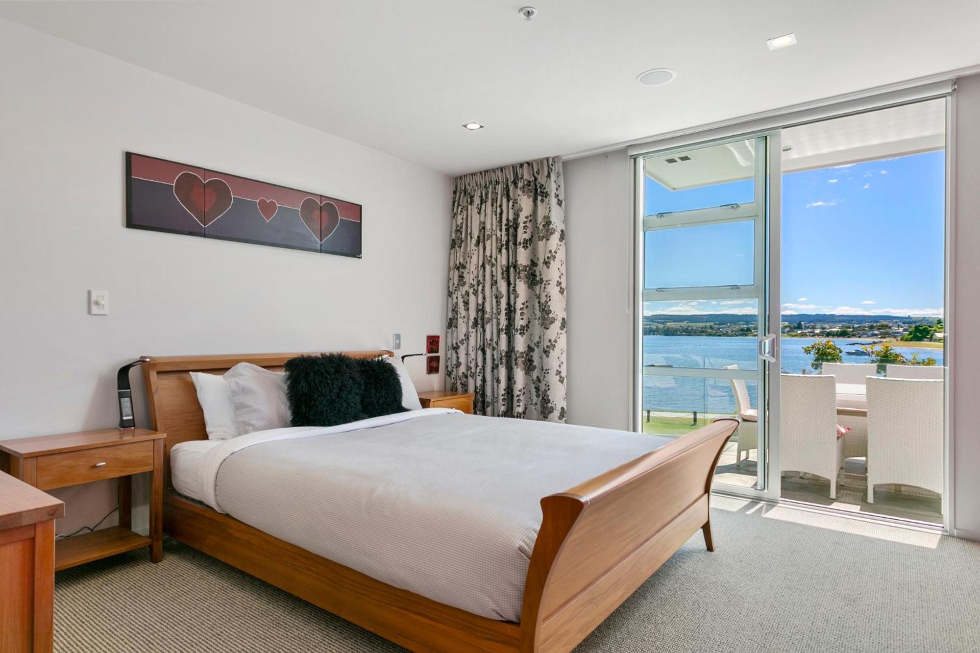 Waimahana Apartments Taupo Bagian luar foto