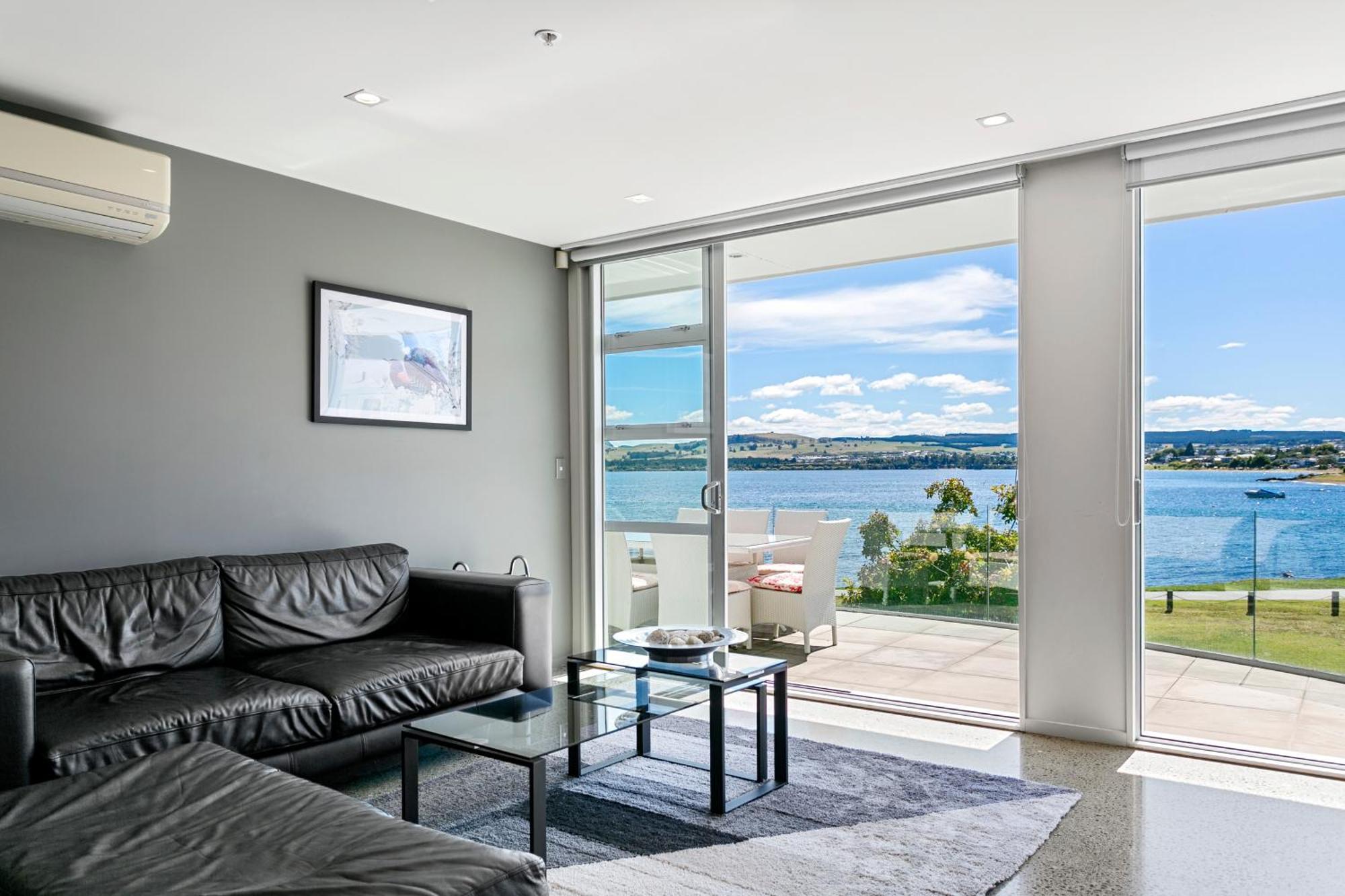 Waimahana Apartments Taupo Bagian luar foto